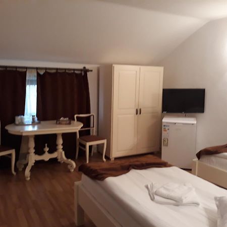 Casa Craiova Nuova Hotel Ngoại thất bức ảnh
