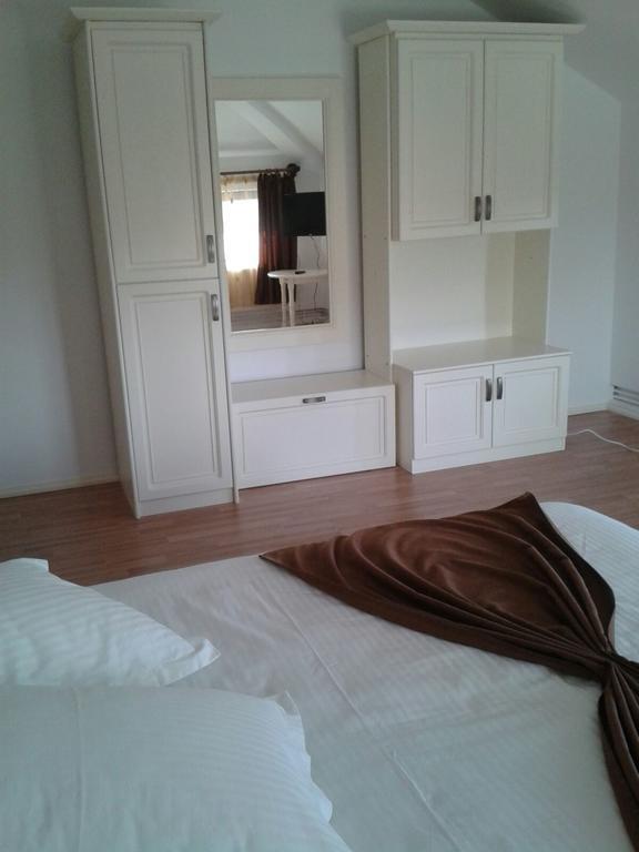 Casa Craiova Nuova Hotel Ngoại thất bức ảnh