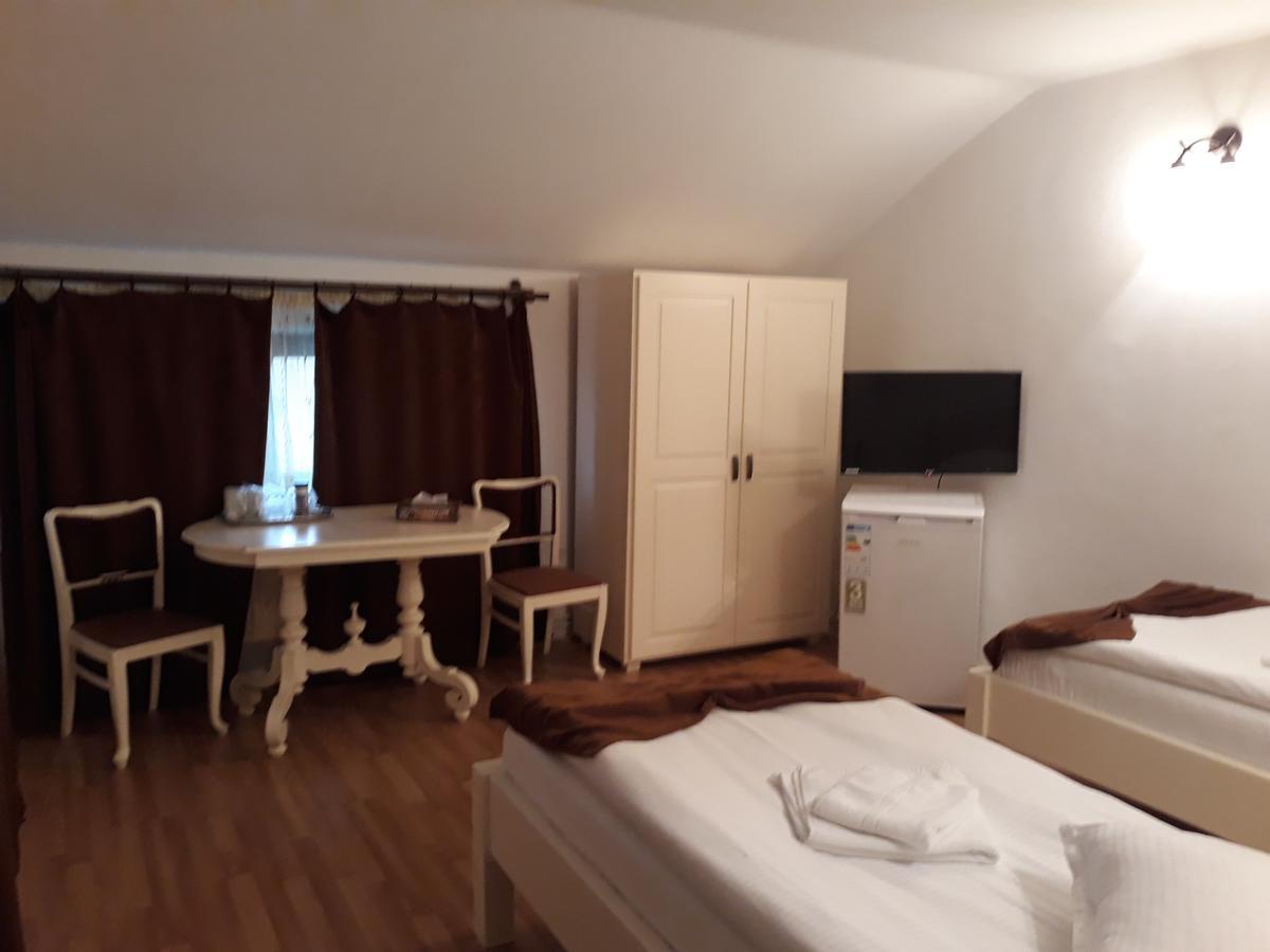 Casa Craiova Nuova Hotel Ngoại thất bức ảnh