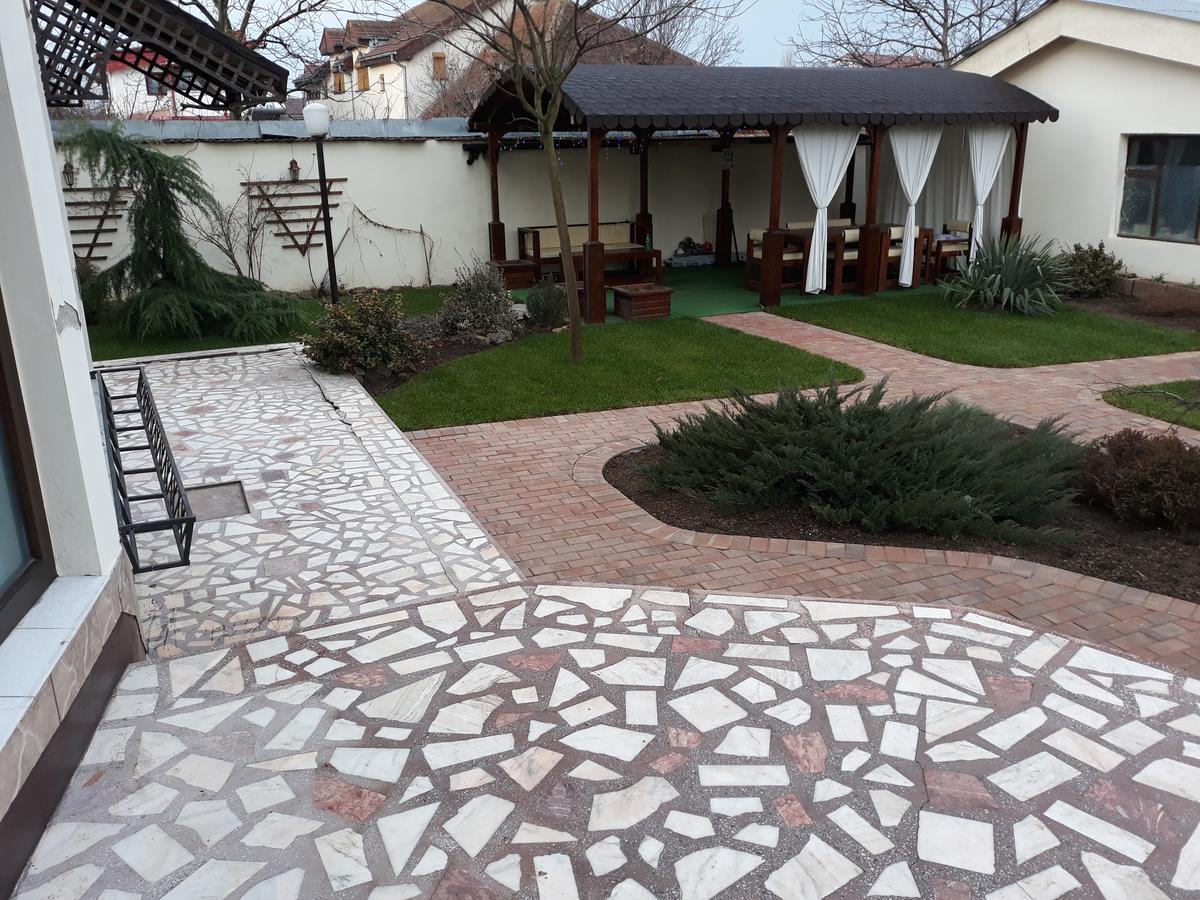 Casa Craiova Nuova Hotel Ngoại thất bức ảnh