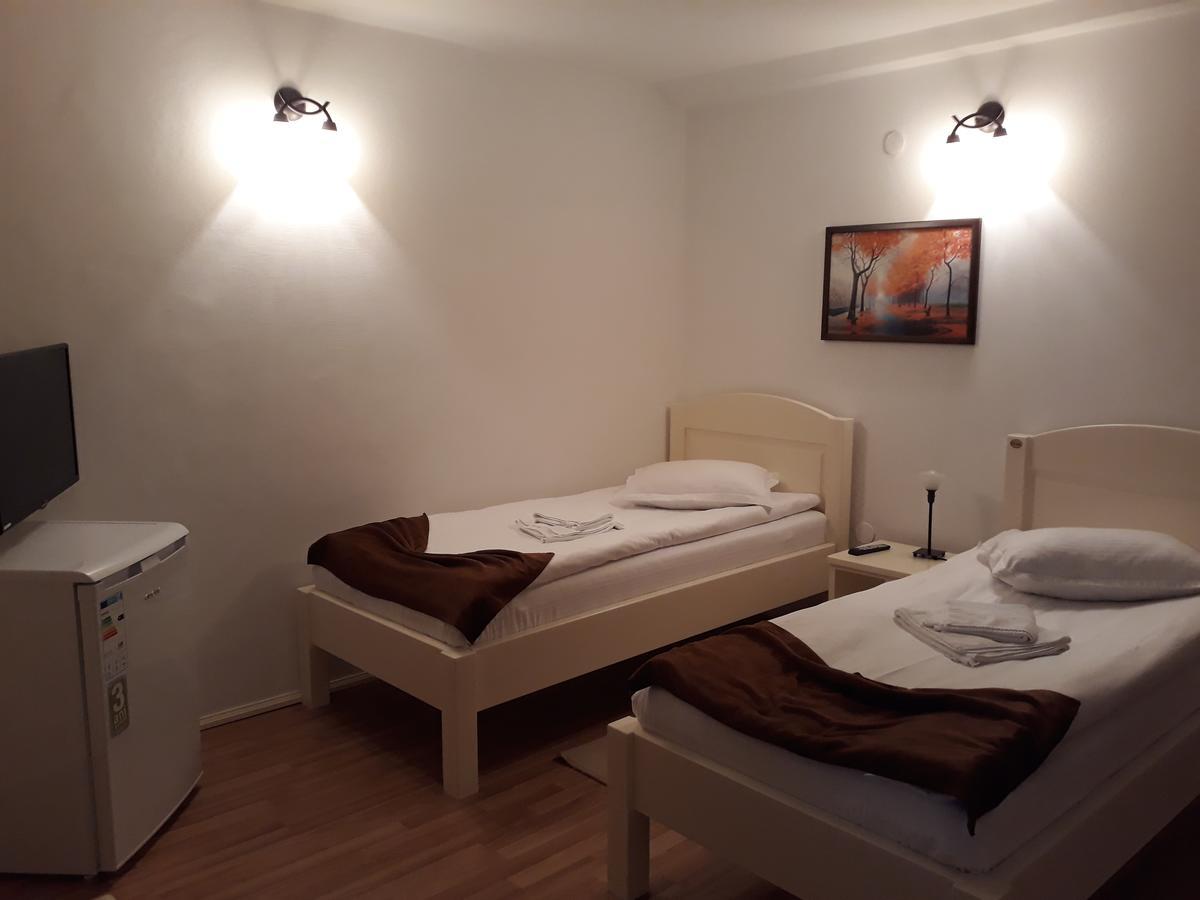 Casa Craiova Nuova Hotel Ngoại thất bức ảnh